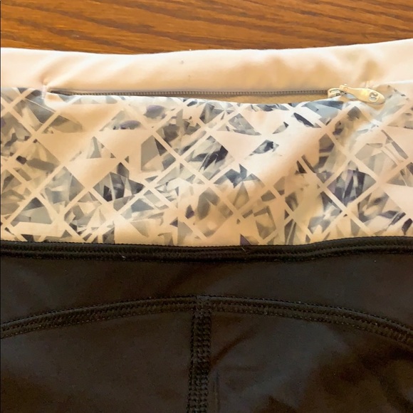 Lululemon Fast and Free Leggings - Size 6 - Picture 5 of 6